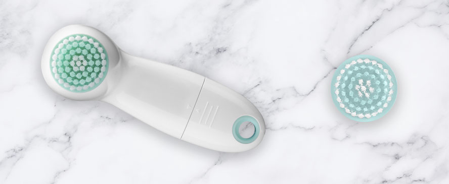 Cepillo de limpieza facial a pilas True Glow® (FCB6)