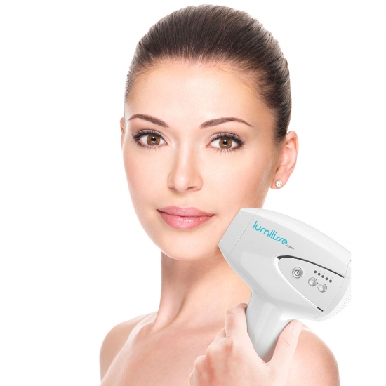 Woman holding the IPL device