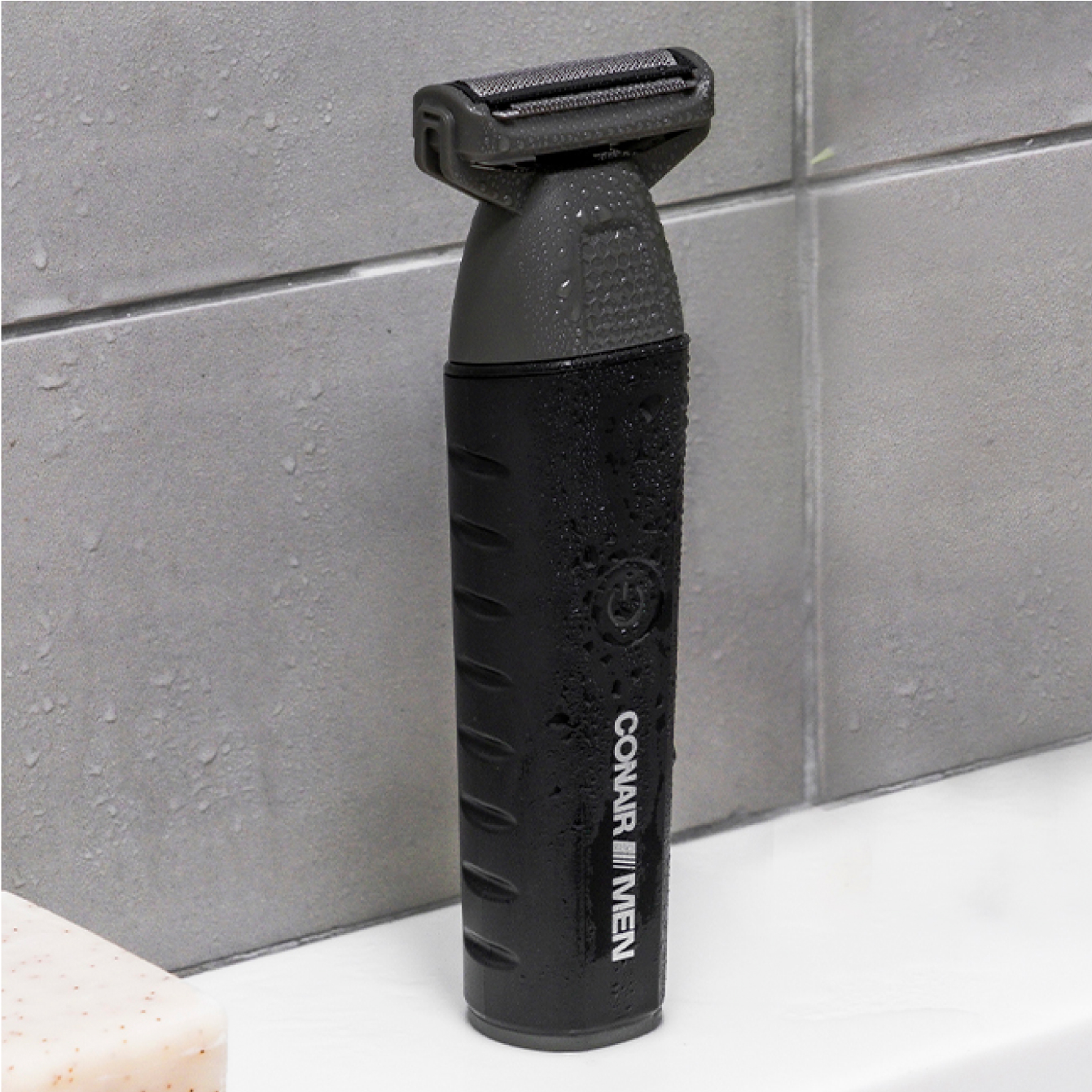 Trimmer on bathtub ledge
